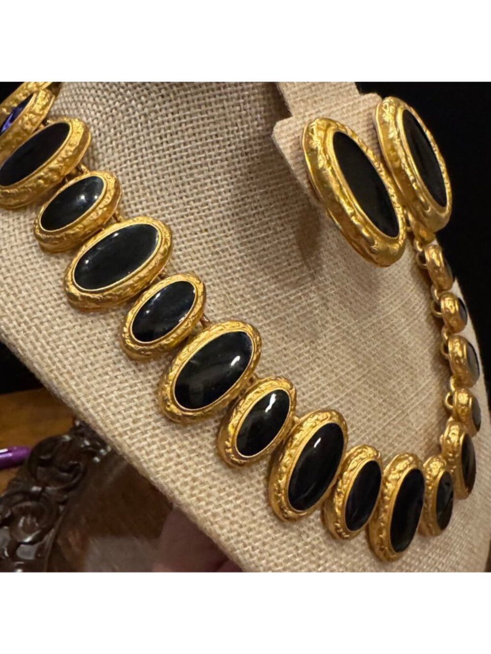 ANNE KLEIN Signed 1990s Black & Gold Statement Necklace & Oval Clip Earring Set - Picture 6 of 15